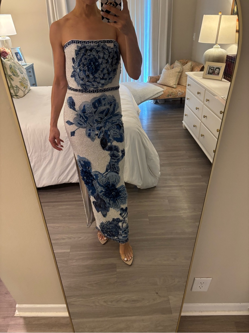 ✨ Alice + Olivia by Stacey Bendet "Affection" Beaded Floral Gown ✨ - Picture 4 of 16